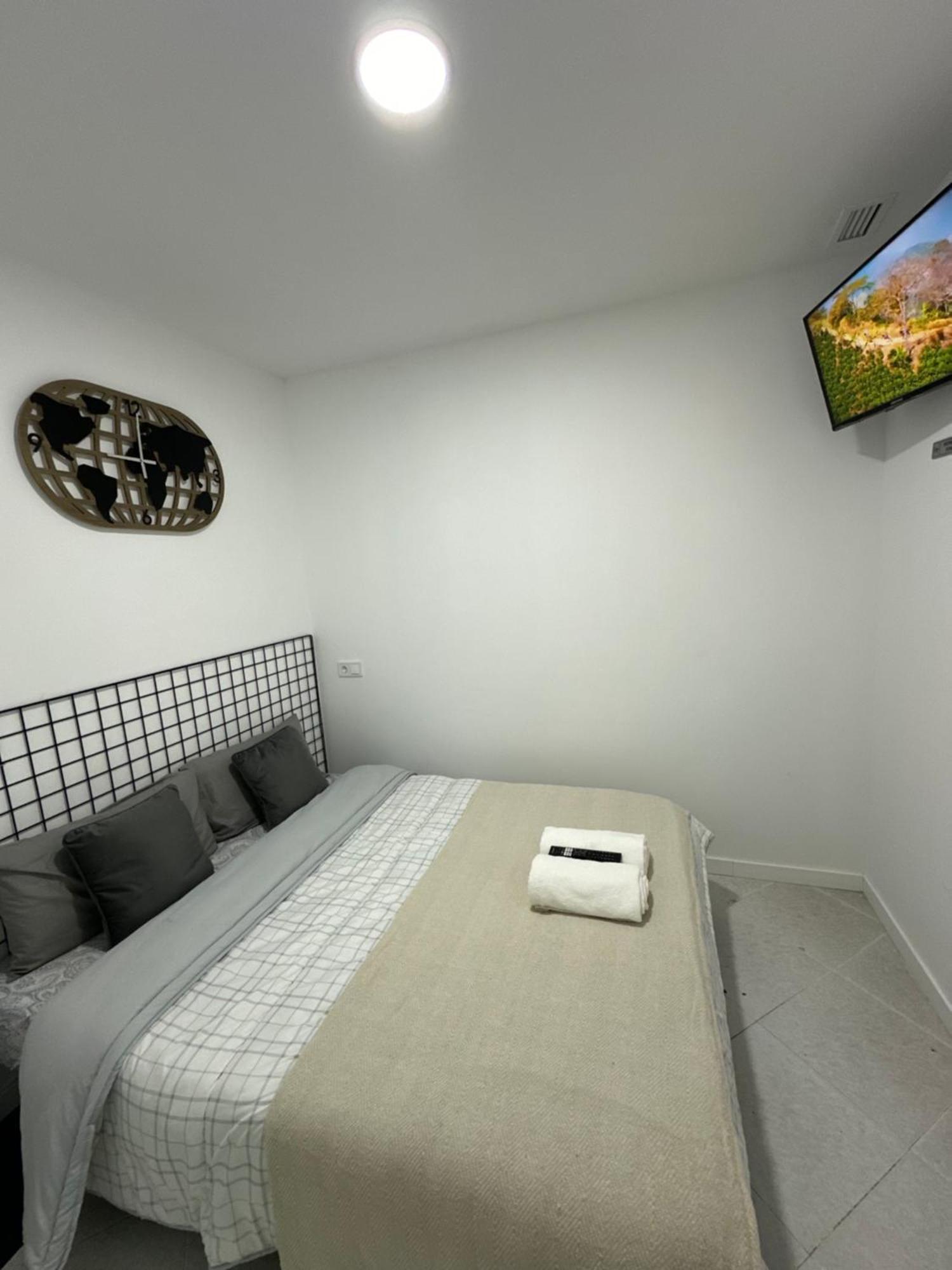 Rooms Mediavilla Madrid Buitenkant foto